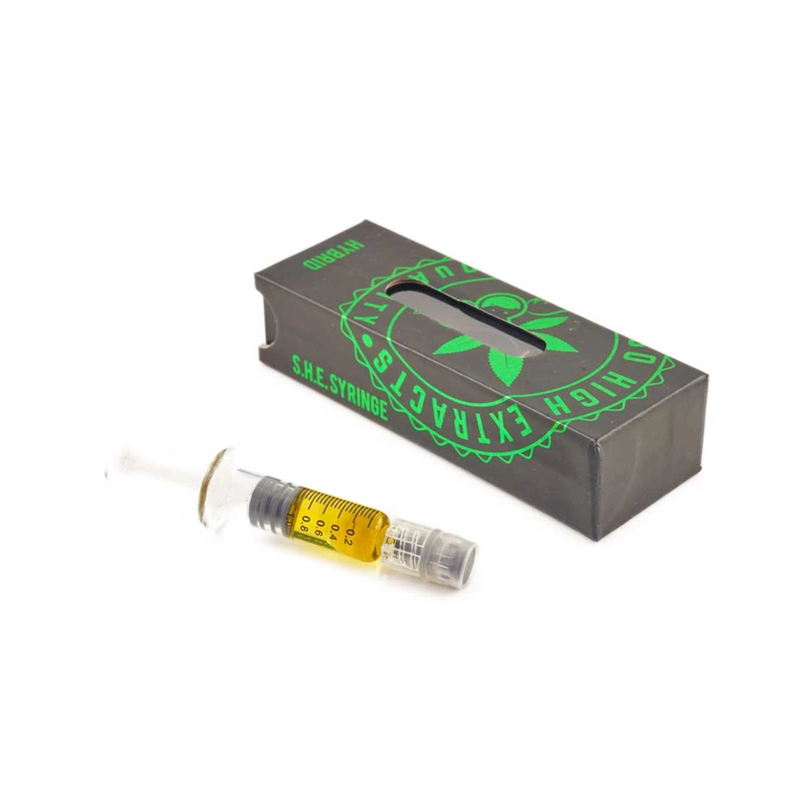 A 1mL So High Extracts THC syringe filled with golden distillate, shown next to its green Hybrid-labeled box.